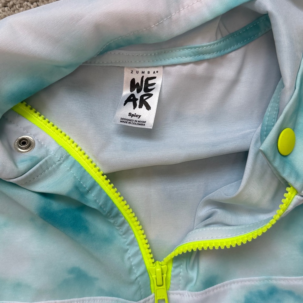 Blue and White Tie-Dye zumba windbreaker Pullover - Picture 4 of 6